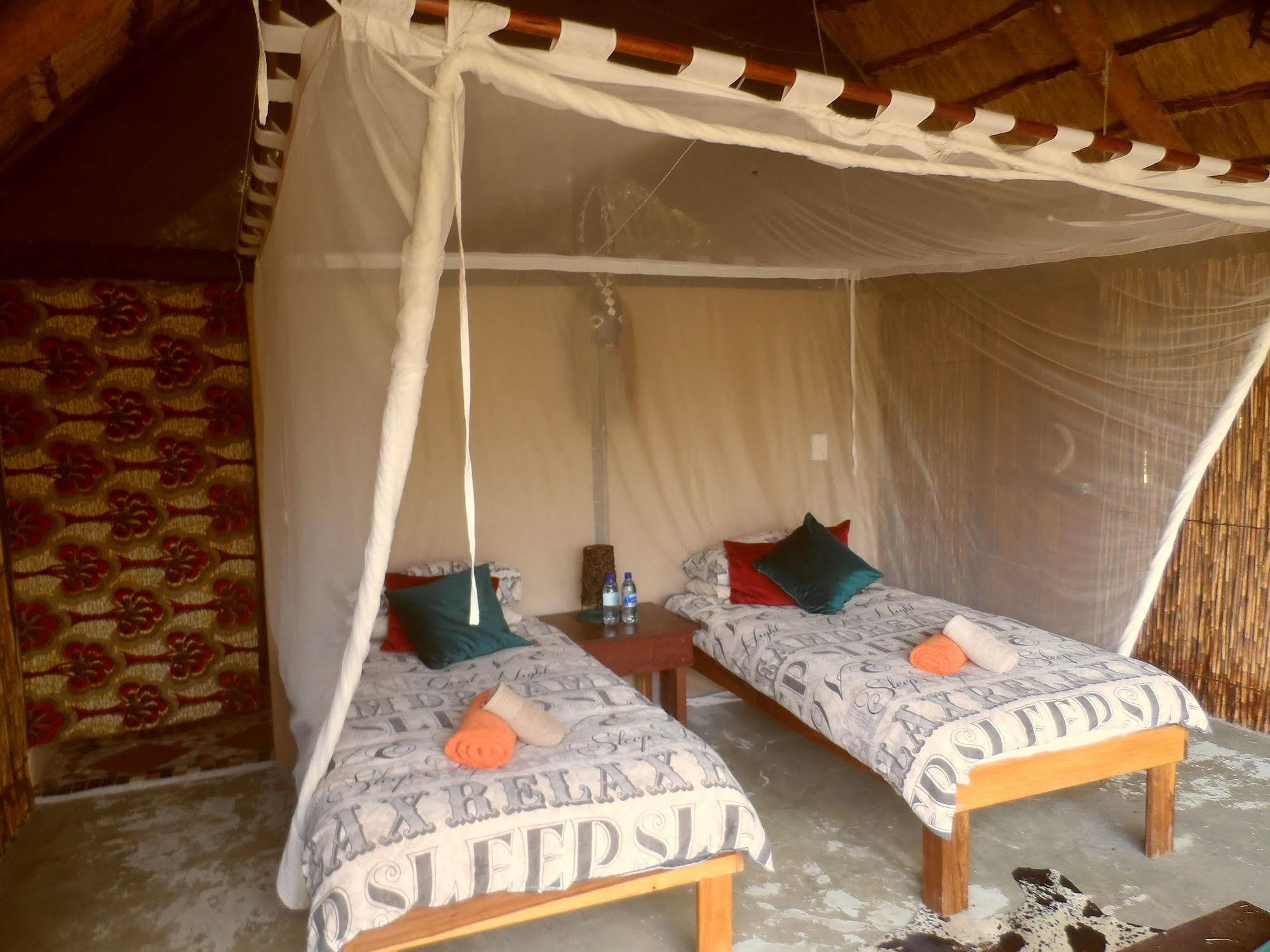 Caprivi Houseboat Safari Lodge カティマ・ムリロ エクステリア 写真