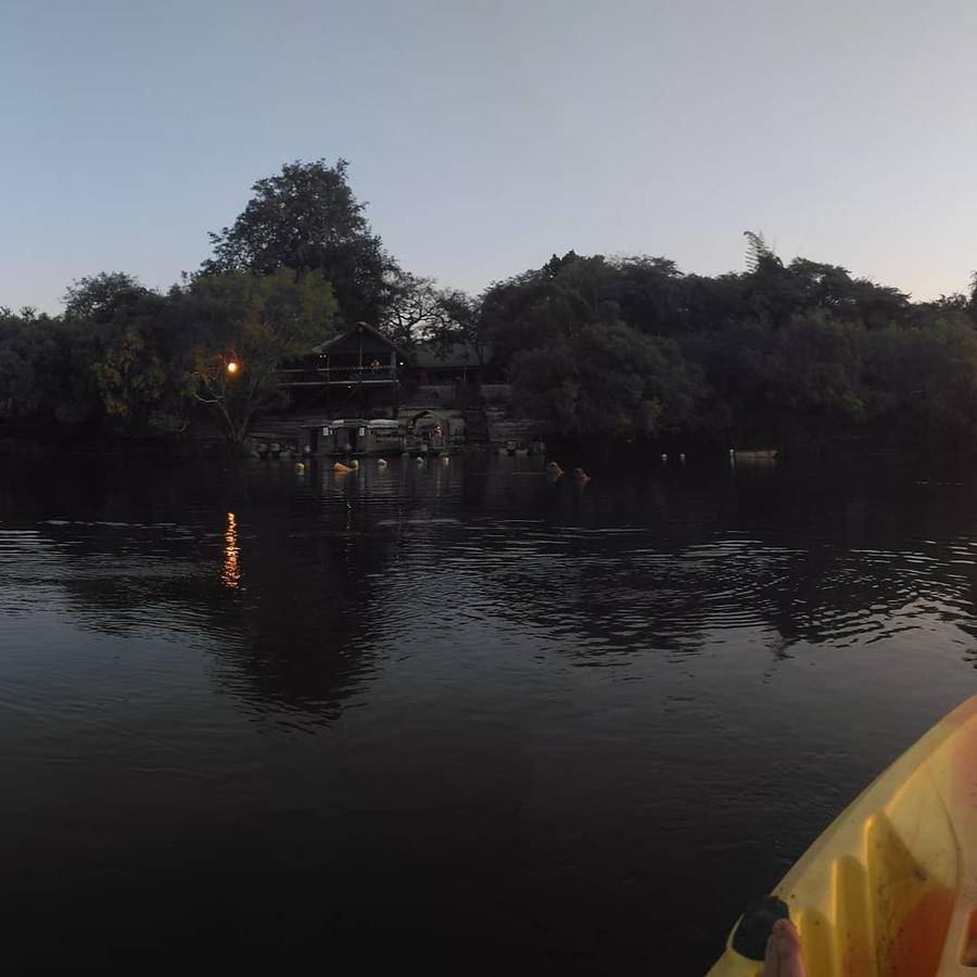 Caprivi Houseboat Safari Lodge カティマ・ムリロ エクステリア 写真