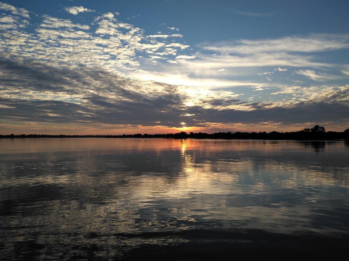 Caprivi Houseboat Safari Lodge カティマ・ムリロ エクステリア 写真