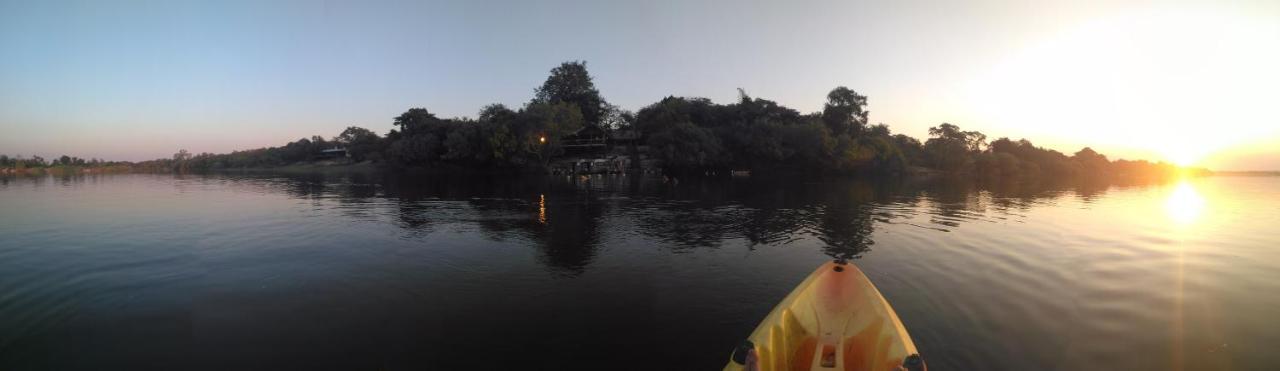 Caprivi Houseboat Safari Lodge カティマ・ムリロ エクステリア 写真