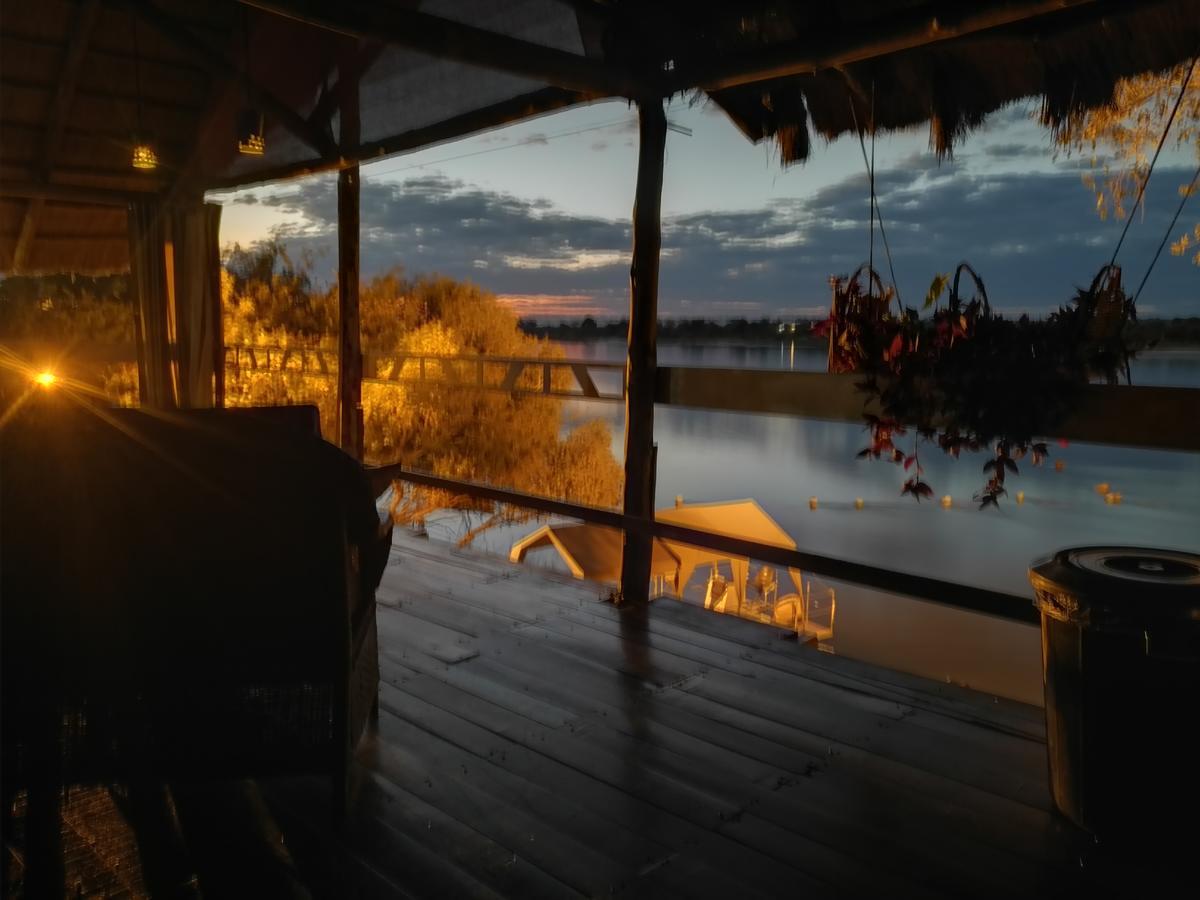 Caprivi Houseboat Safari Lodge カティマ・ムリロ エクステリア 写真
